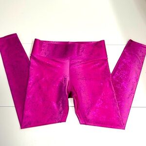 🦄💕Iridescent Shimmer Pink/Purple 3/4 length Yoga Leggings.